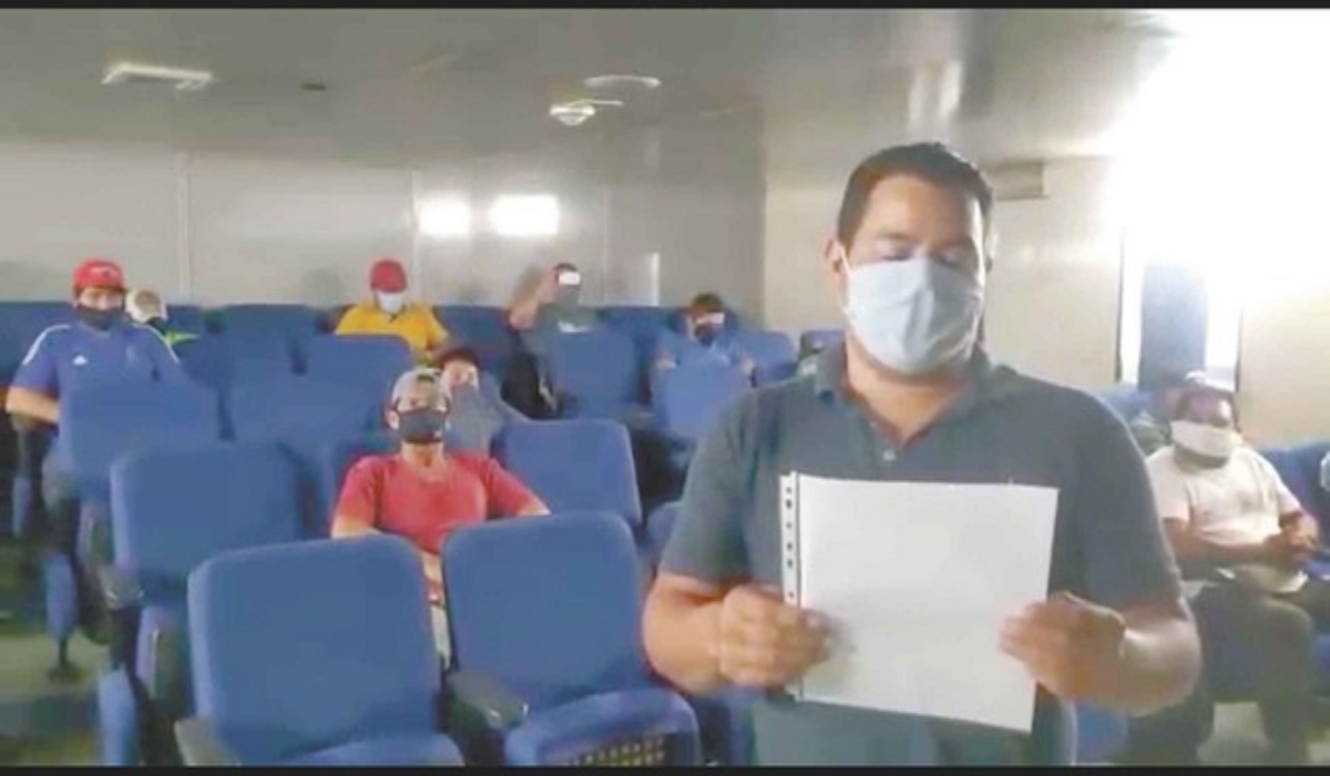 Trabajadores de plataformas en Campeche exhiben a empresa por adeudo de salarios
