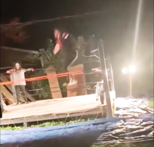 Luchador se rompe las piernas mientras saltaba en un ring: VIDEO