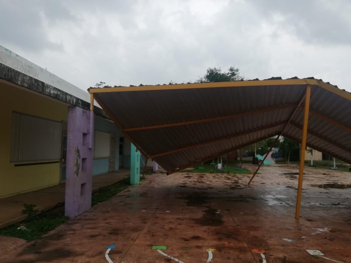 14 escuelas resultan dañadas por Zeta en Quintana Roo