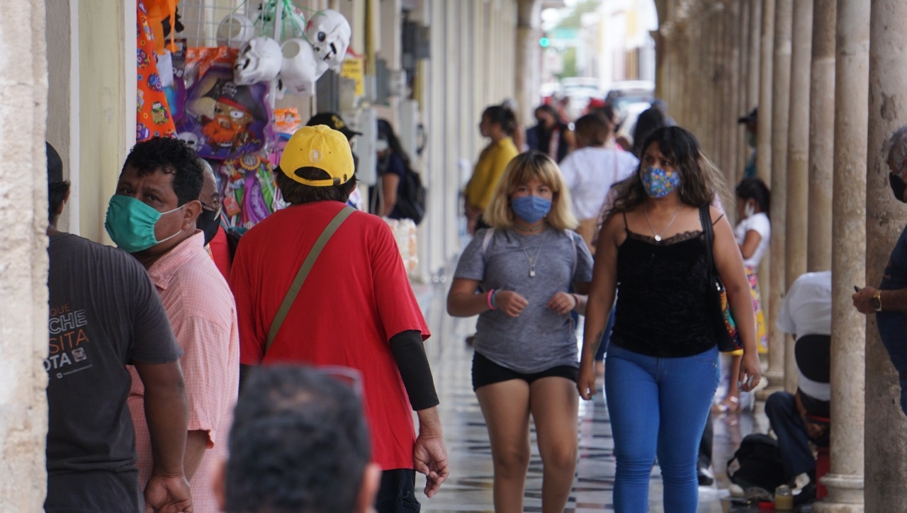 ¿Cuántos contagios por COVID-19 en jóvenes se han registrado en Yucatán?