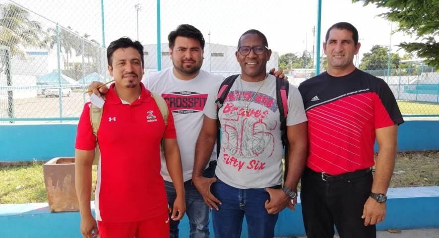 Certifican a entrenadores de levantamiento de pesas en Quintana Roo