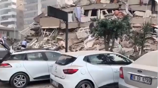 El sismo dejó edificios colapsados en Turquía. Foto: Internet