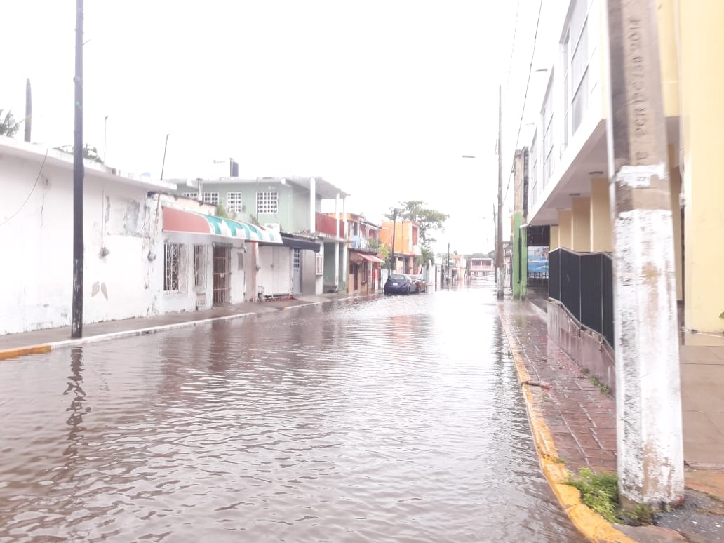 Colonia Guadalupe amanece inundada en Ciudad del Carmen