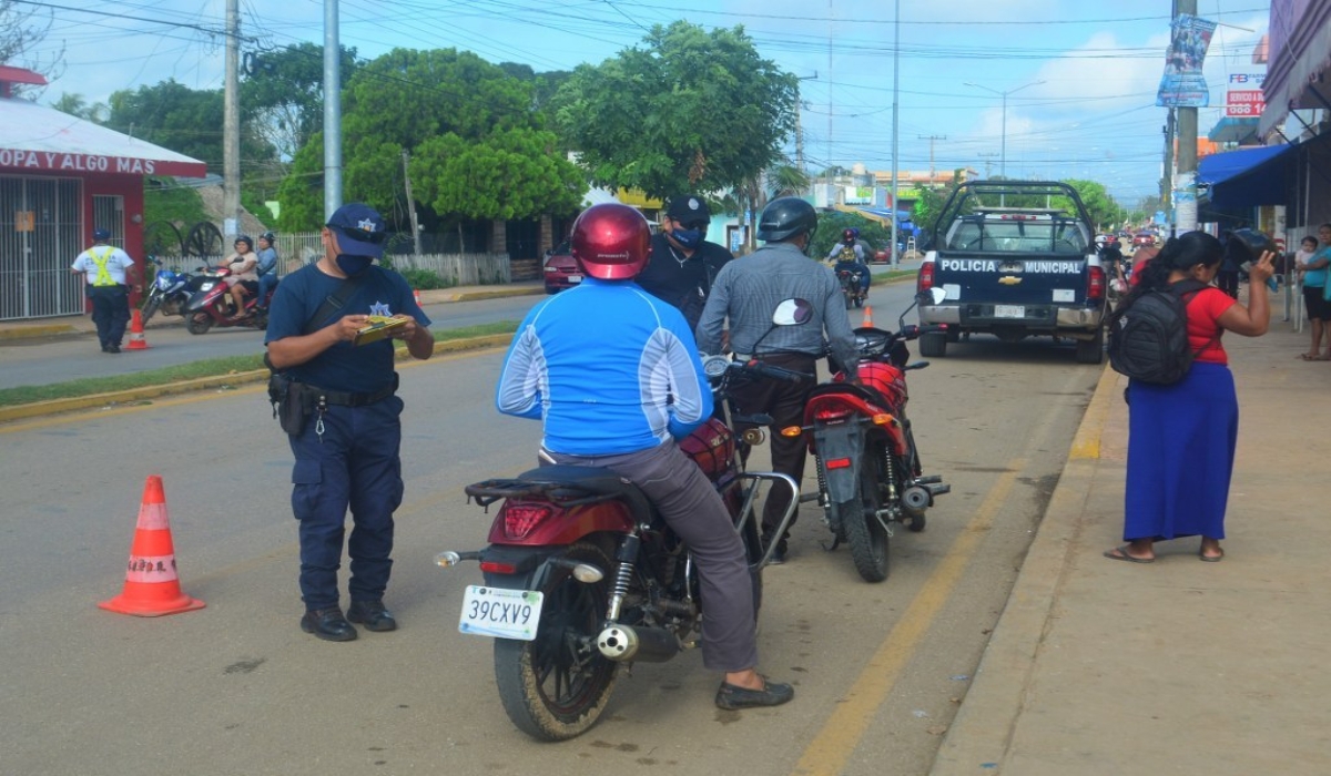 Realizan operativo en José María Morelos para evitar sobrecupo en motocicletas