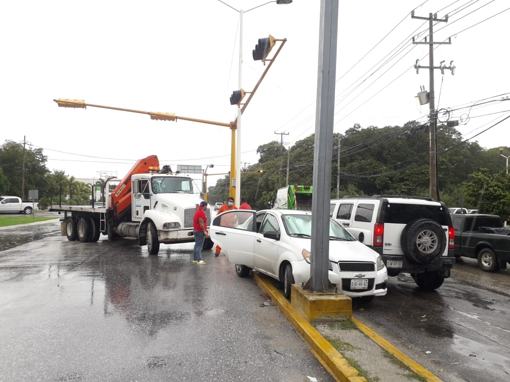 Carambola deja daños por 90 mil pesos en Ciudad del Carmen