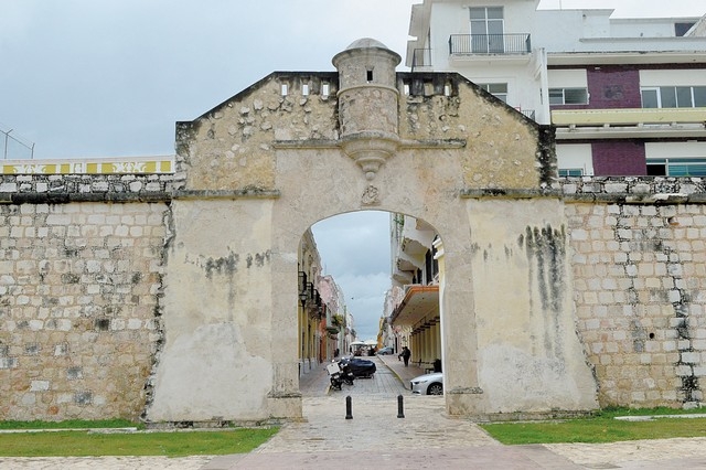 Puerta de Tierra y de Mar, fieles testigos de la historia en Campeche