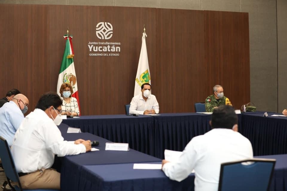 Vila Dosal se reúne con Protección Civil para analizar las afectaciones de Gamma en Yucatán
