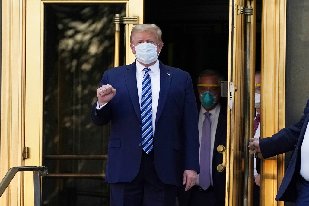 'Es bastante menos letal' que la gripe, dice Trump sobre el COVID-19