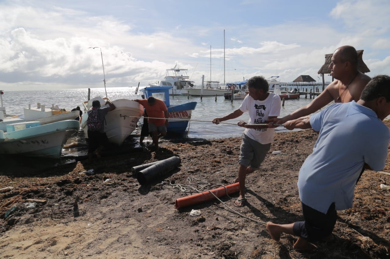 Resguardan más de mil embarcaciones en Quintana Roo por la llegada de Delta