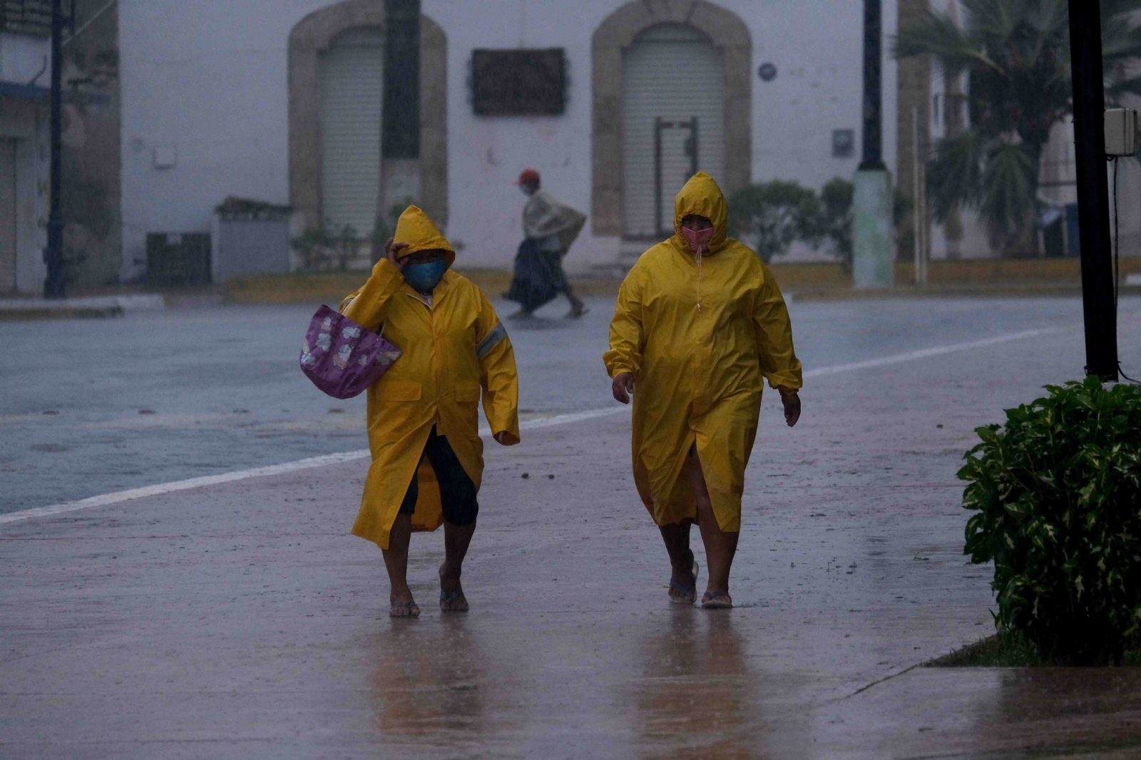 Se fue Delta pero siguen las lluvias en la Península de Yucatán