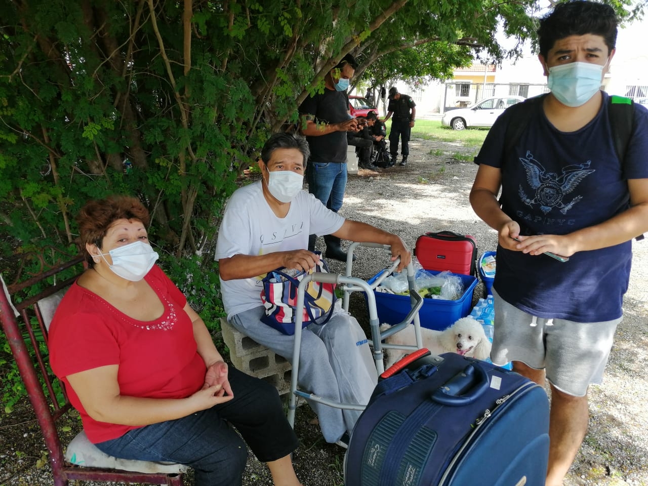 Evacuan a vecinos del fraccionamiento Las Américas en Mérida por las inundaciones