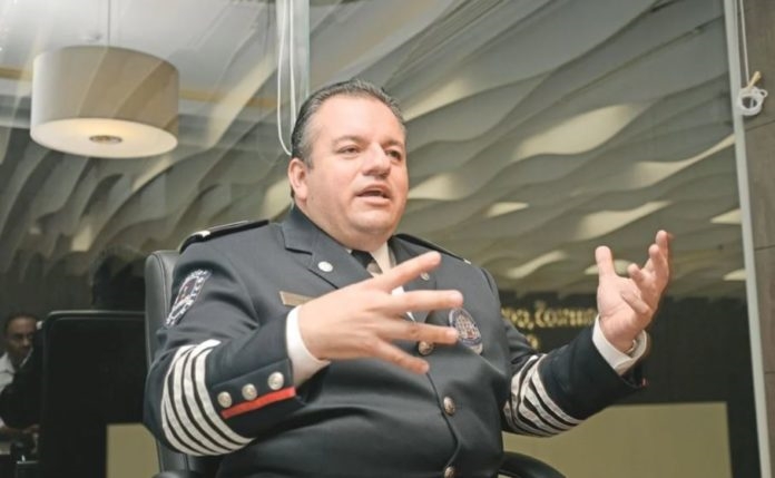 Alberto Capella, exsecretario de Seguridad, revela mafia de taxistas en Cancún