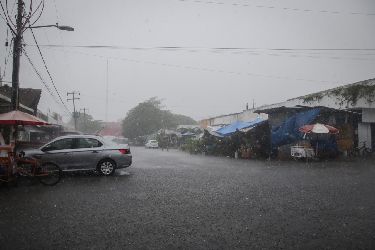 Tormenta Tropical Lester toca tierra en Punta Maldonado, Guerrero