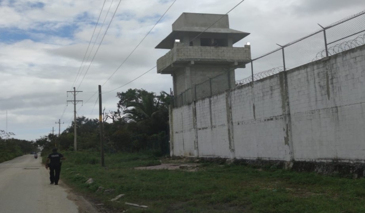 Encarcelan a mujer por 'cobro de derecho de piso' a restaurantero en Playa del Carmen y Cancún