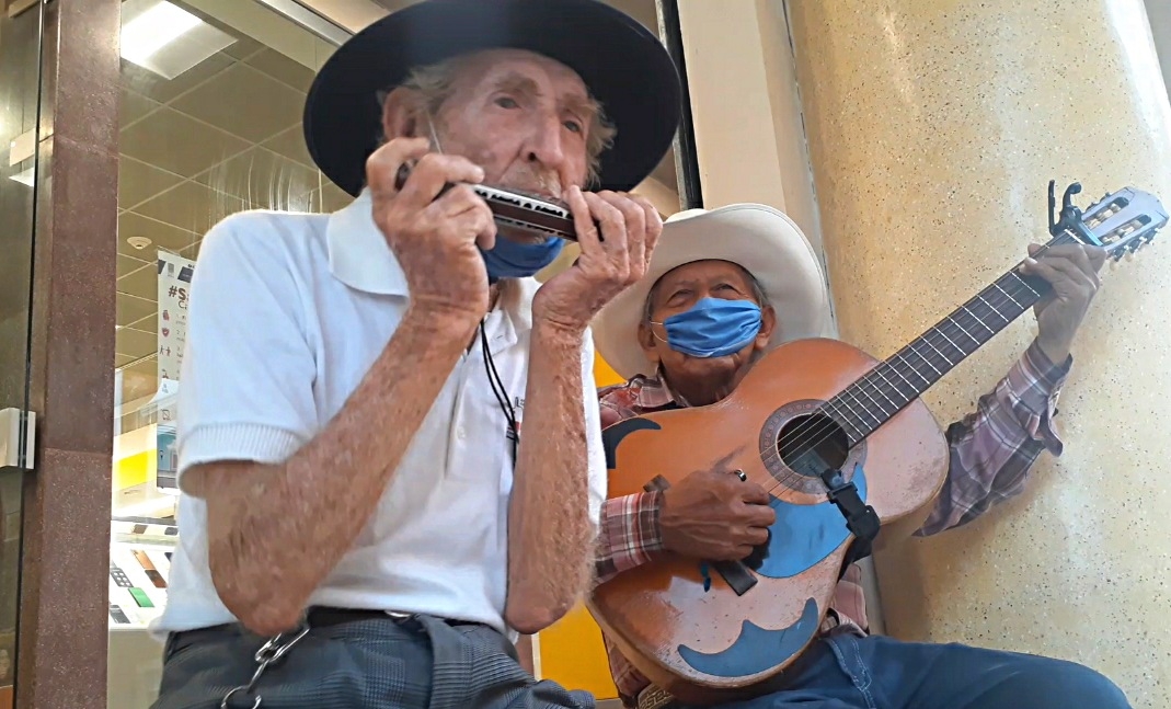 Músicos en crisis por no poder tocar en cantinas de Campeche