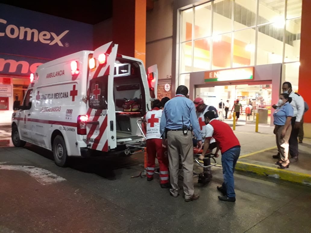 Mujer acaba en el hospital por crisis nerviosa en Ciudad del Carmen