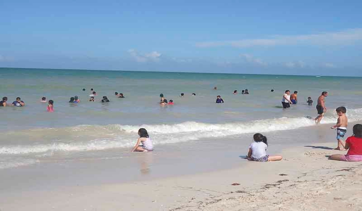 Más de 7 mil personas acudieron a las playas de Progreso