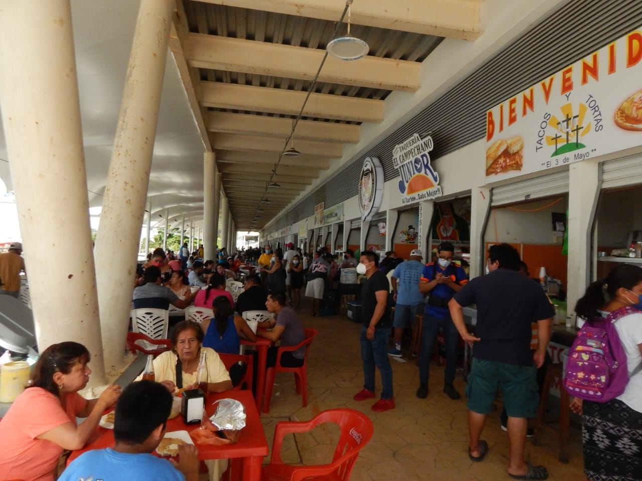 Sin agua potable en el mercado de Ciudad del Carmen; locatarios temen por emergencia sanitaria