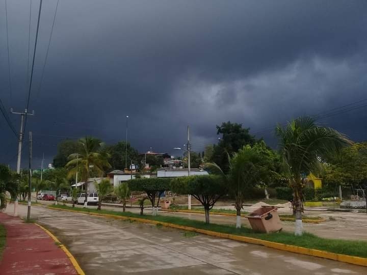 Se registran lluvias y bajas temperaturas por frente frío en Chetumal