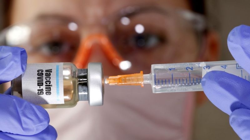 Vacuna COVID-19 de Oxford y AstraZeneca crea inmunidad en 99% de los casos