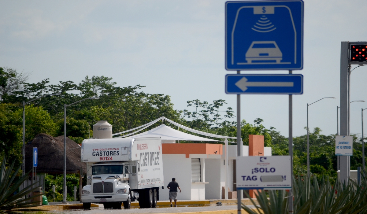 Ejidatarios de Lázaro Cárdenas mantienen bloqueo por desacuerdo sobre el Tren Maya