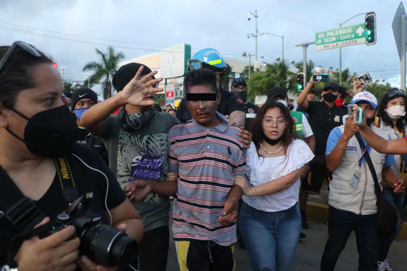 Vinculan a hombre por presunto abuso sexual en la marcha feminista de Cancún