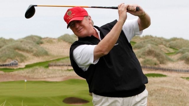 Trump sale de reunión virtual del G20 para ir jugar golf