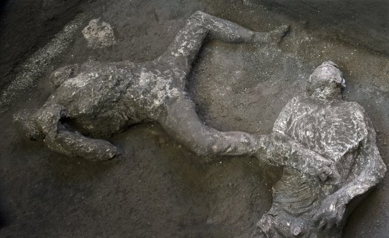 Pompeya: descubren dos cuerpos calcinados de casi 2 mil años