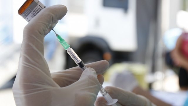 México iniciaría vacunación contra COVID-19 en diciembre, dice Marcelo Ebrard
