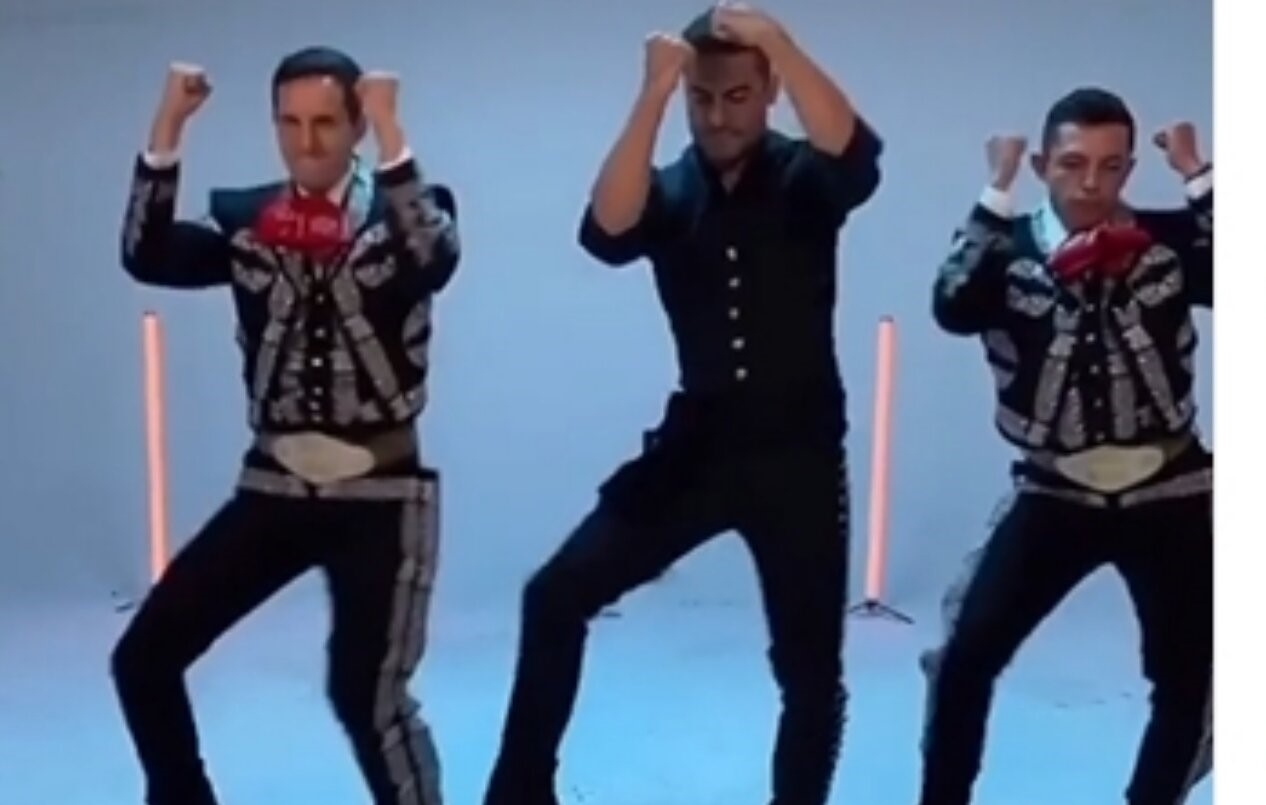 Carlos Rivera enciende las redes sociales con sensual baile, acompañado del Mariachi Gamma