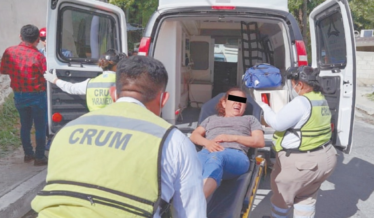 Ciclista resulta lesionada tras impactarse contra una barda en Campeche