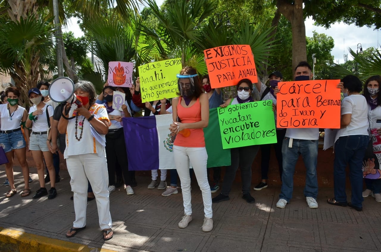 Falta aprender de las activistas que luchan por los derechos de la mujer: Vila Dosal