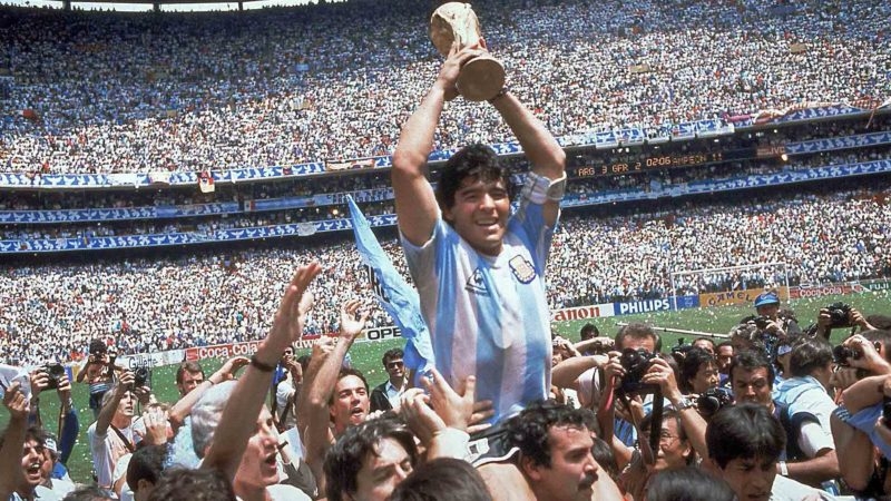 Decretan tres días de duelo nacional en Argentina por la muerte de Maradona