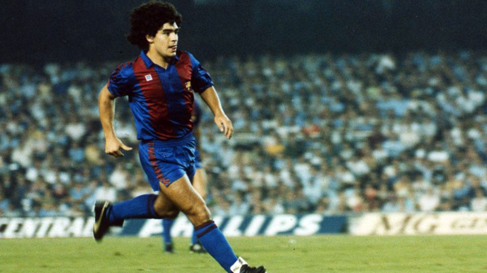 Golazos y lesiones, así fue el paso de Maradona en Barcelona