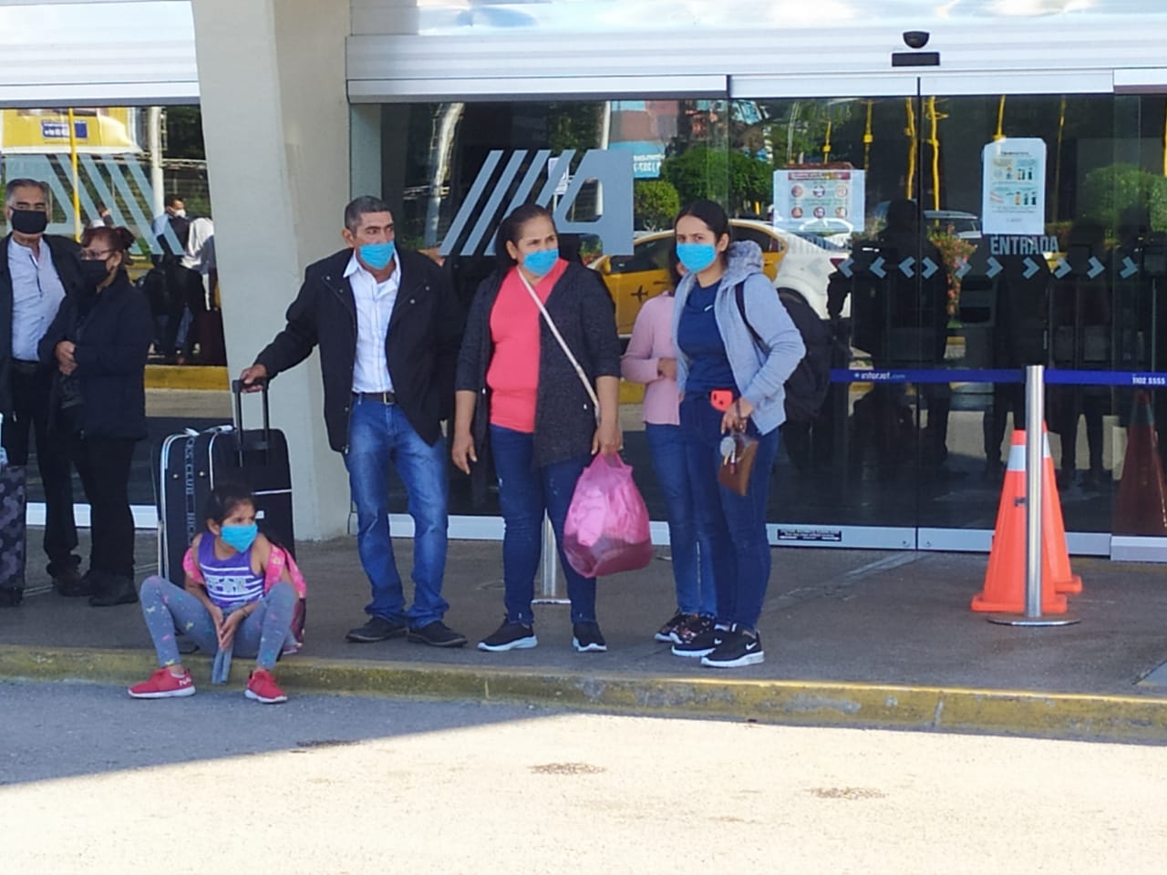 Clima sorprende a pasajeros en el Aeropuerto de Ciudad del Carmen