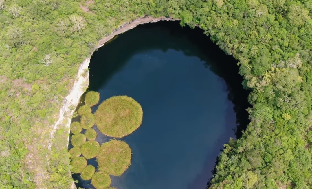 ¿Sabes cuál es el cenote más profundo del mundo? Aquí te decimos