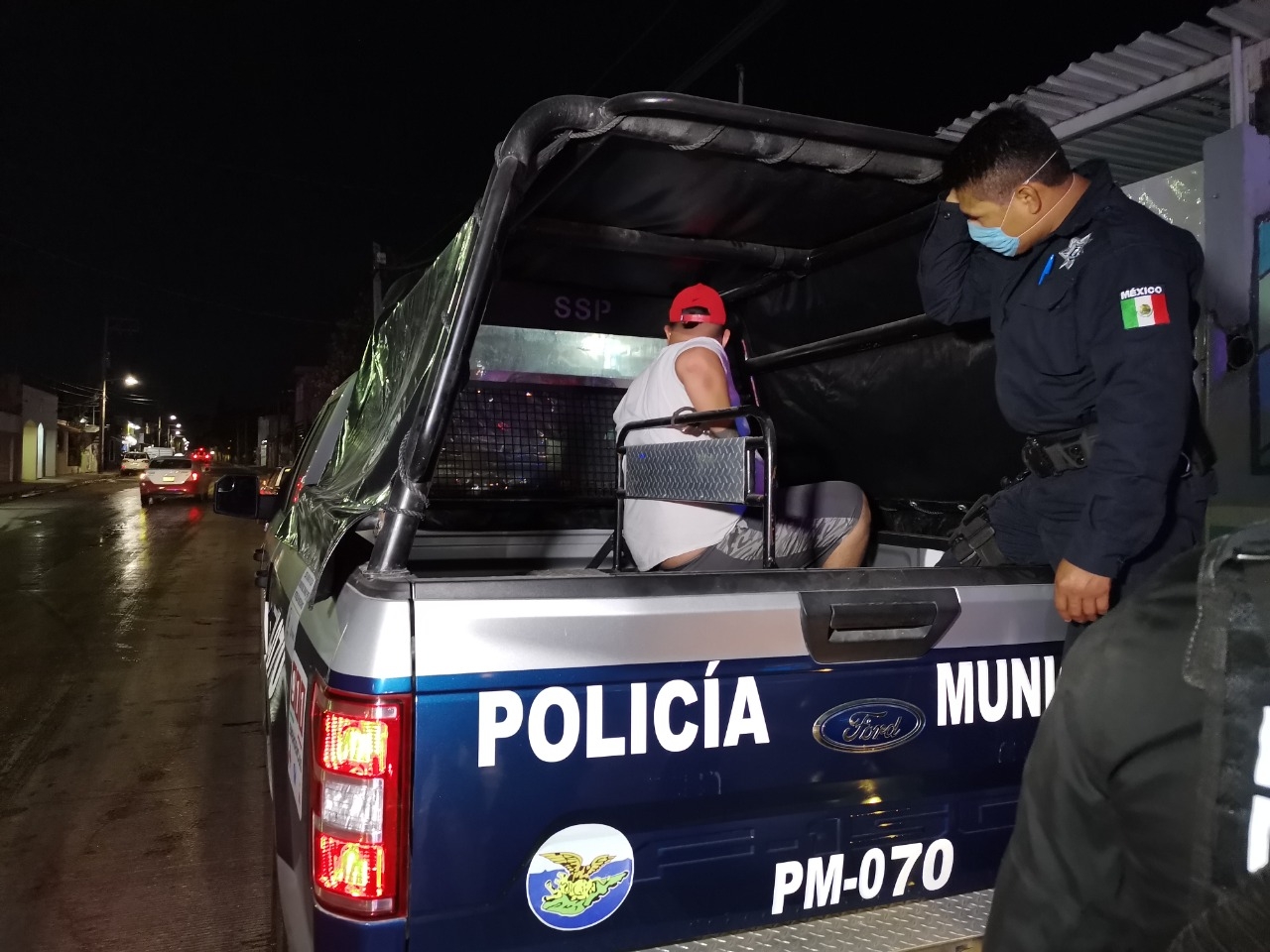 Hombre causa carambola y es detenido en Ciudad del Carmen