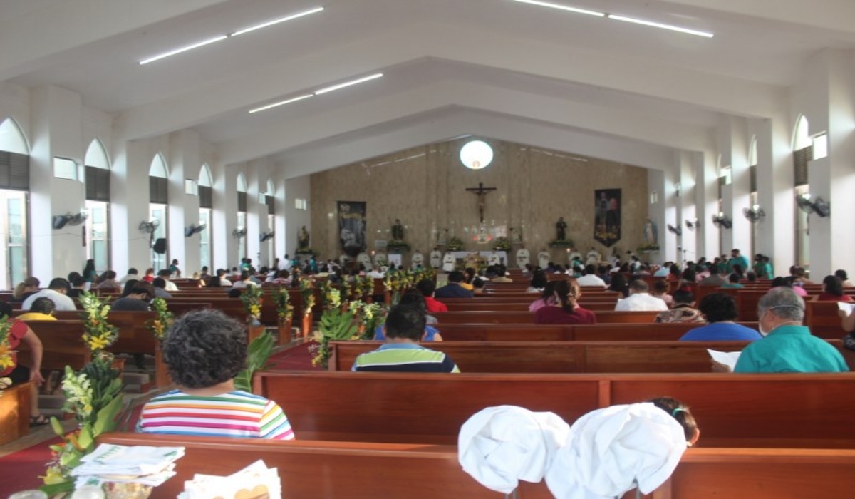 Parroquia en Chetumal celebra misa para la bendición de la Corona de Adviento