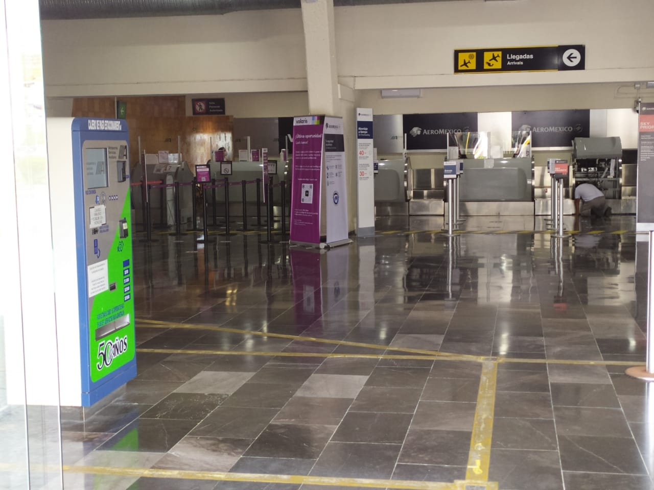 Usuarios afectados por actividad intermitente de aerolíneas en Ciudad del Carmen