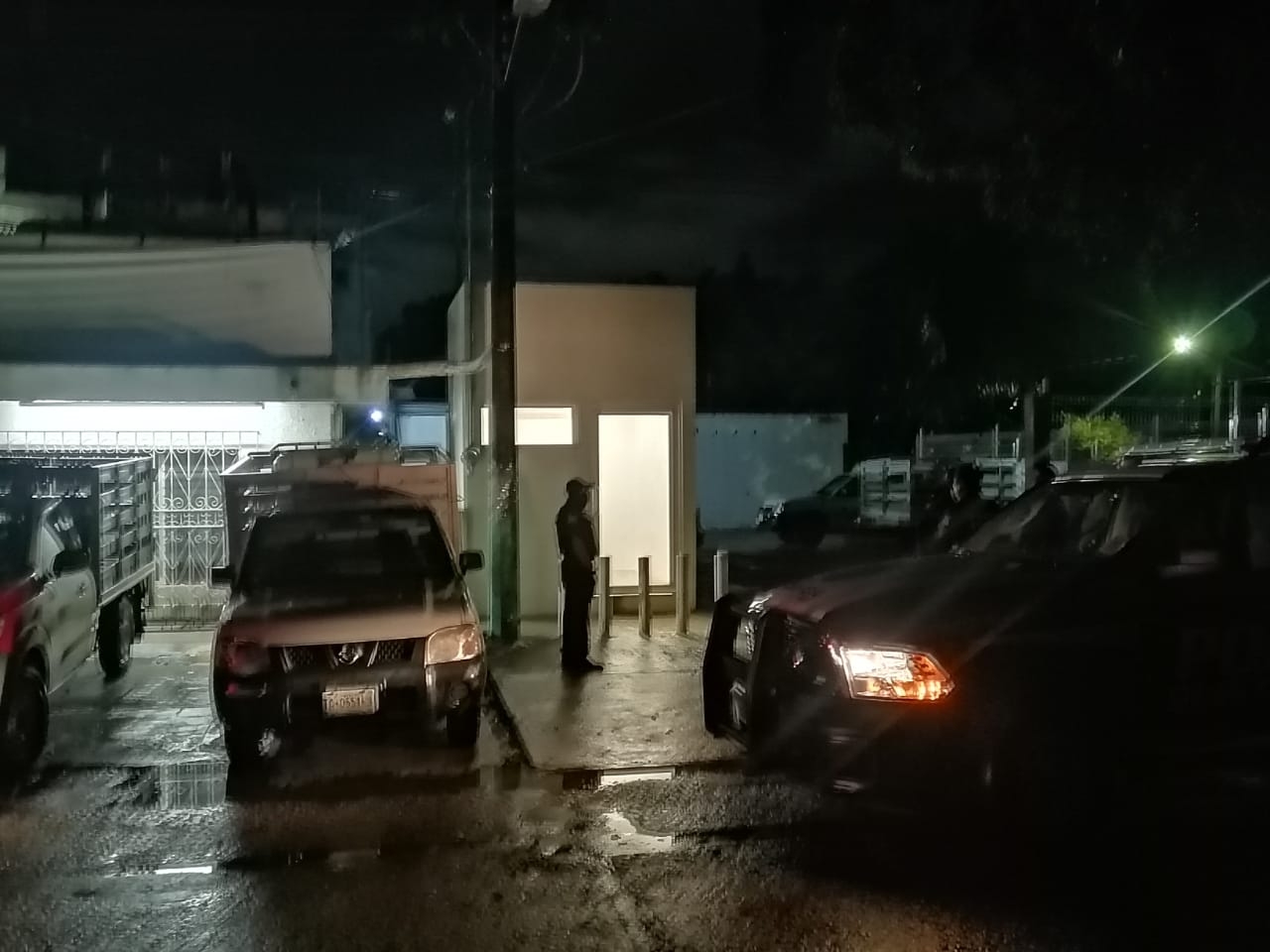 Hombres intentan llevarse un cajero automático en Chetumal