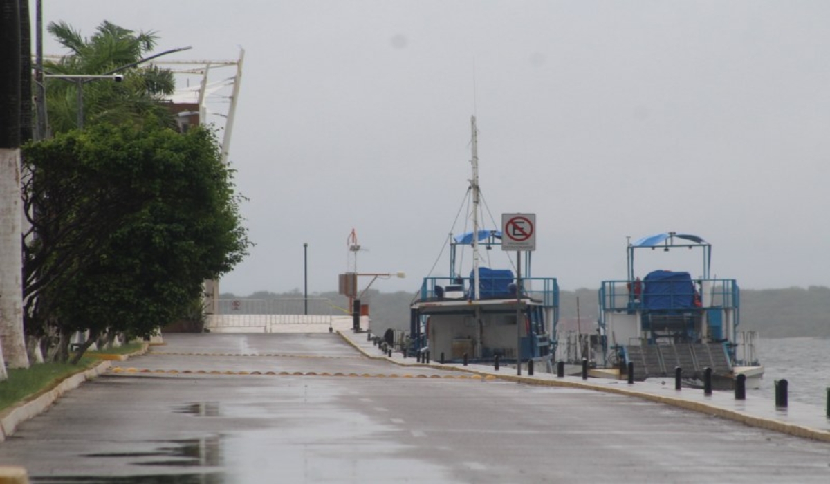 Se mantienen suspendidas las actividades náuticas en la Bahía de Chetumal, Bacalar, Laguna Milagros y El Palmar. Foto: Eric Castillo.