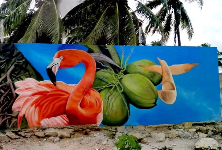 Los artistas planean hacer más murales en el puerto de San Crisanto Foto: Alejandro Collí