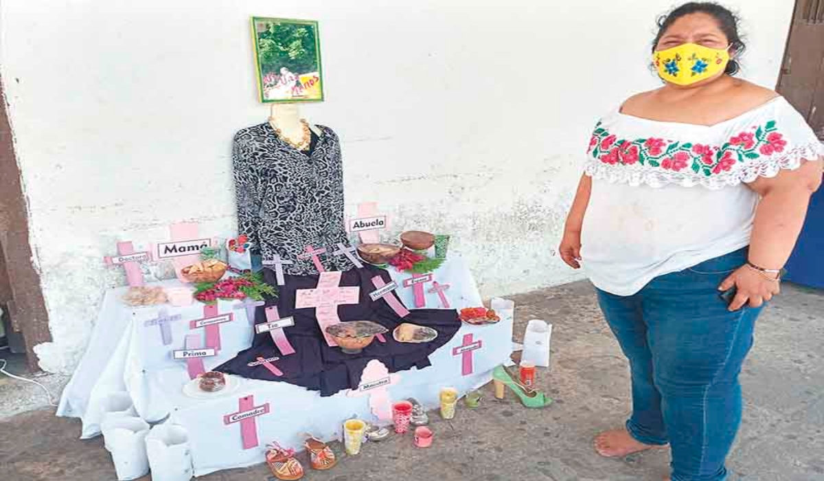 Katy Karam Sánchez colocó un altar en memoria las víctimas. Foto: David Collí.