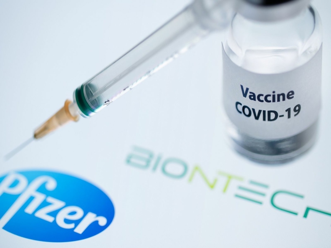FDA vota a favor de autorizar uso de emergencia de vacuna Pfizer