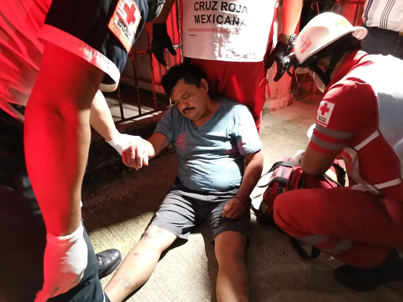 Hombre es golpeado por su hermano en Ciudad del Carmen