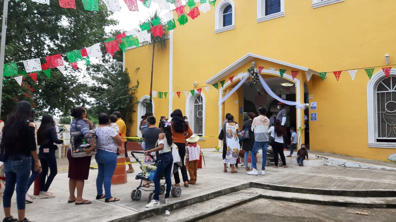 Los fieles participaron en la celebración en honor a la Virgen de Guadalupe en San Silverio. Foto: Romana Mora