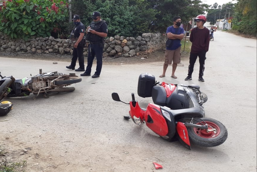 Choque entre motos deja dos lesionados en José María Morelos