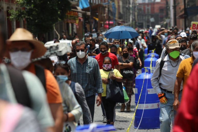México registra 8 mil nuevos casos y 243 muertes de COVID-19