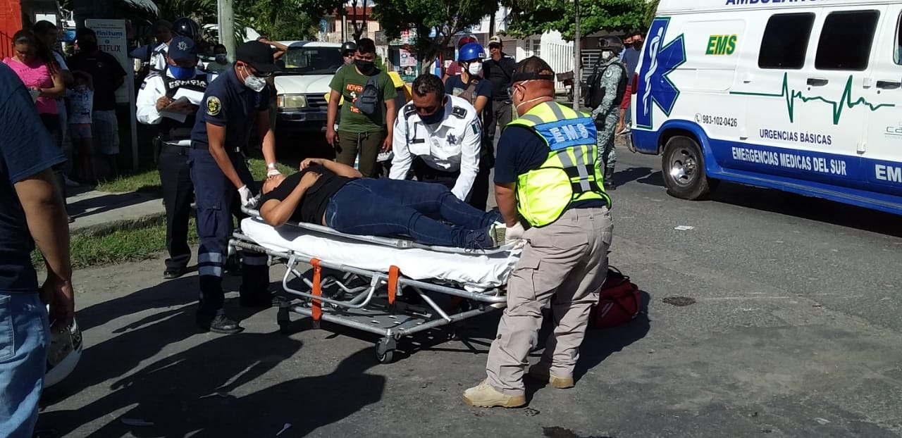 Accidente en la Colonia Centro en Chetumal deja a una mujer lesionada