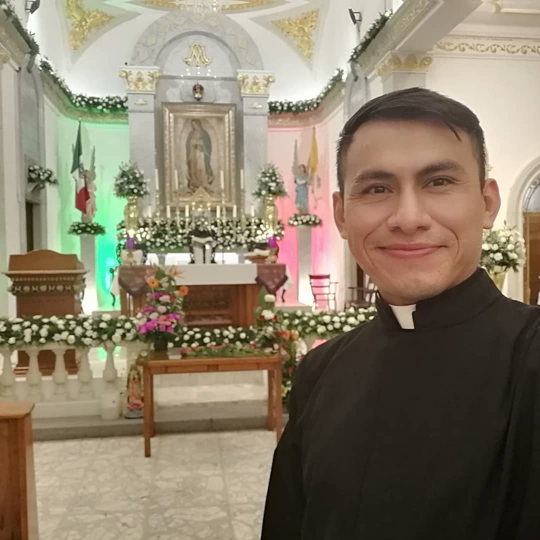 Sacerdote de Tamaulipas utiliza TikTok para invitar a misa (VIDEO)